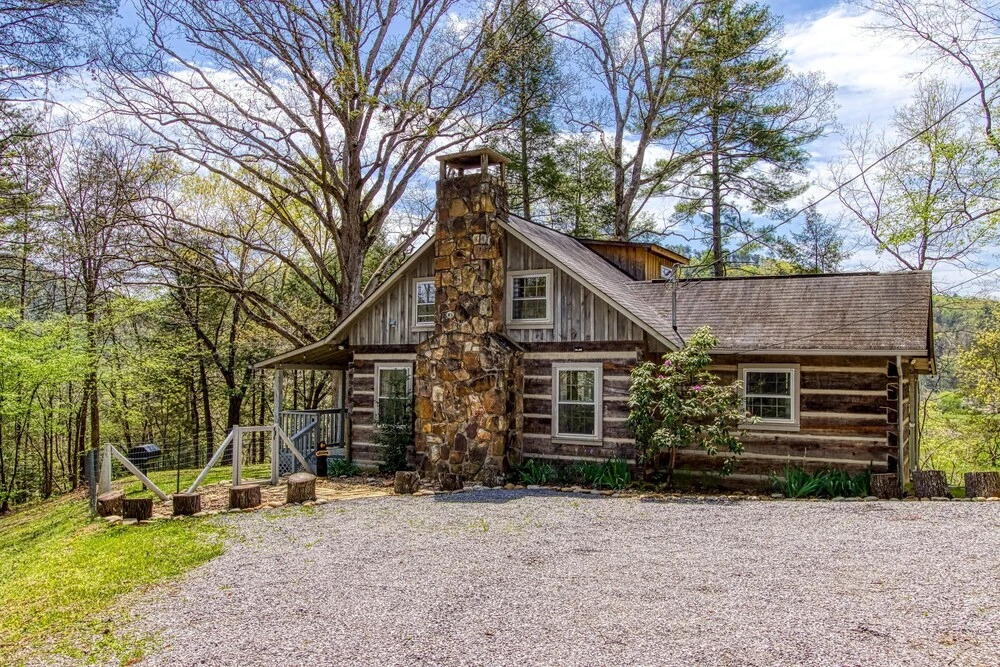 Bear Creek Cabin 2 Bedroom Cabin by Redawning