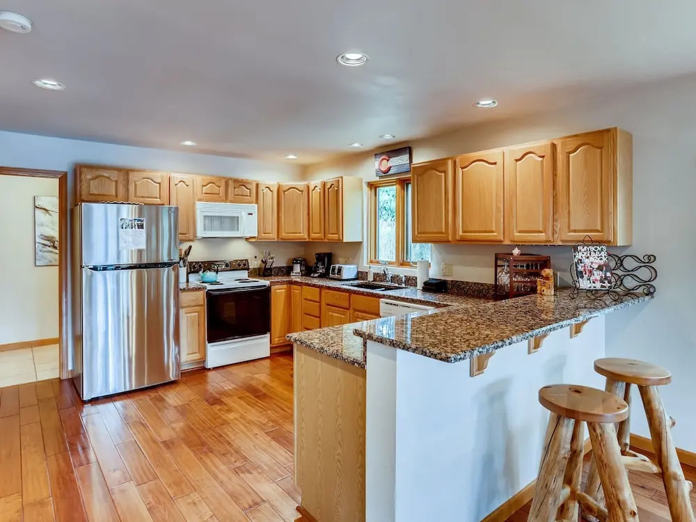 New Listing! Columbine Rock Lodge W/ Hot Tub 4 Bedroom Home