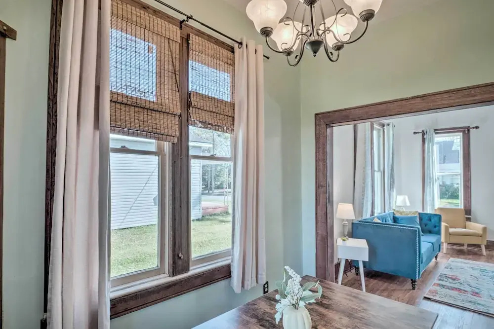Lake Charles Cottage w/ Fireplace & Yard!