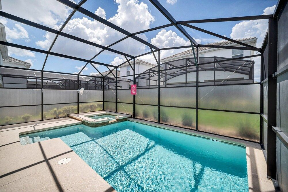 Gorgeous, Modern Home W/private Pool!