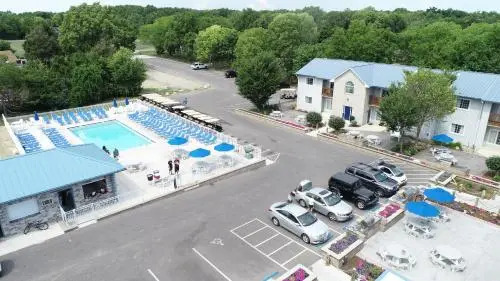 Put-in-Bay Poolview Condo #4