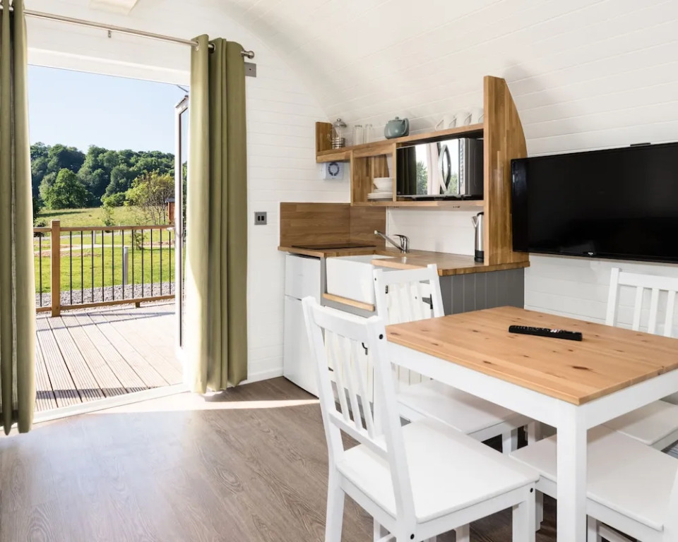 Weedingshall Lodges