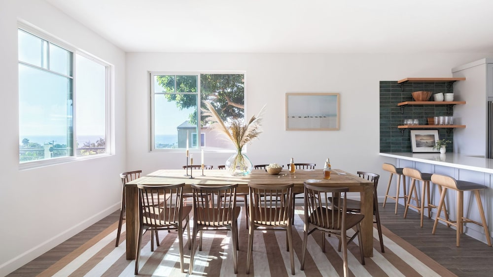 Maven by Avantstay 5 Minutes to the Beach! Ocean Views & Spacious Design