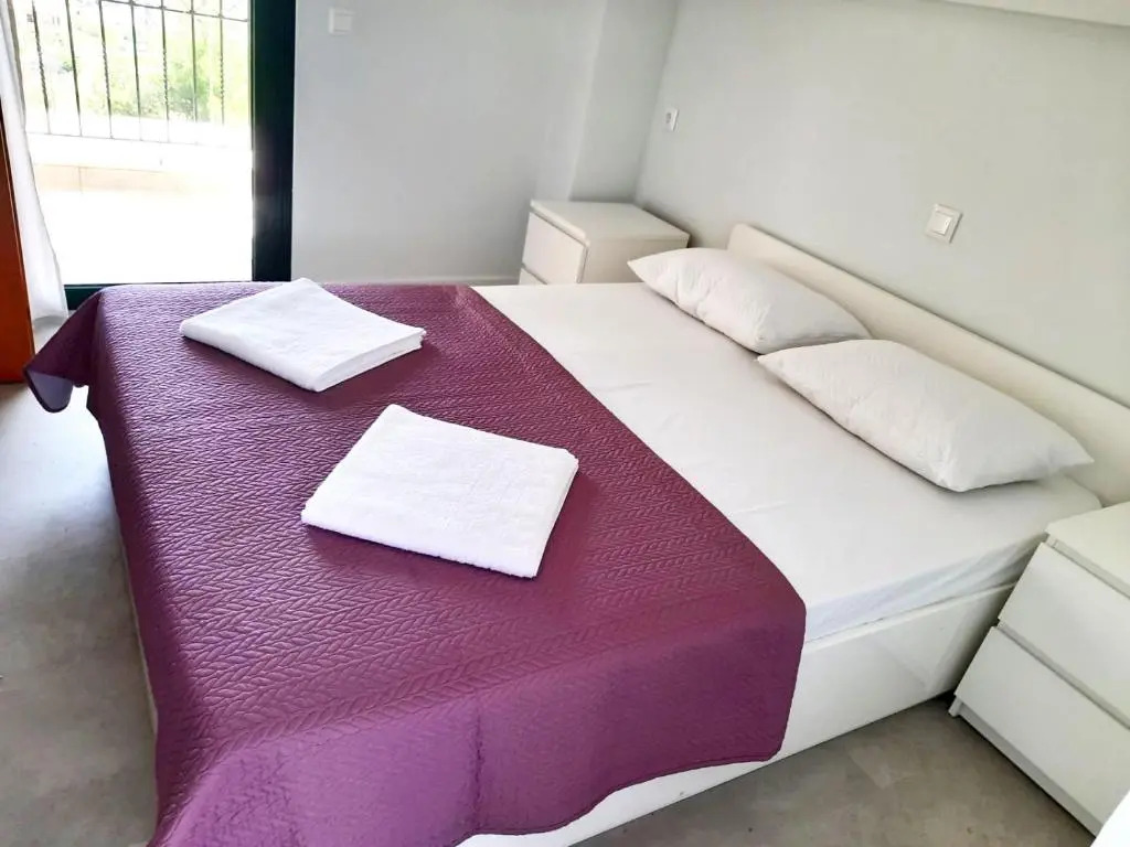 Spacious Holiday House with Shared Pool