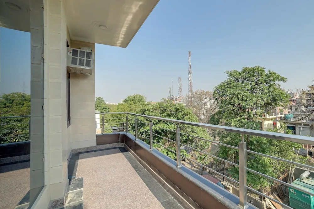 OYO 28706 The Bliss Residency