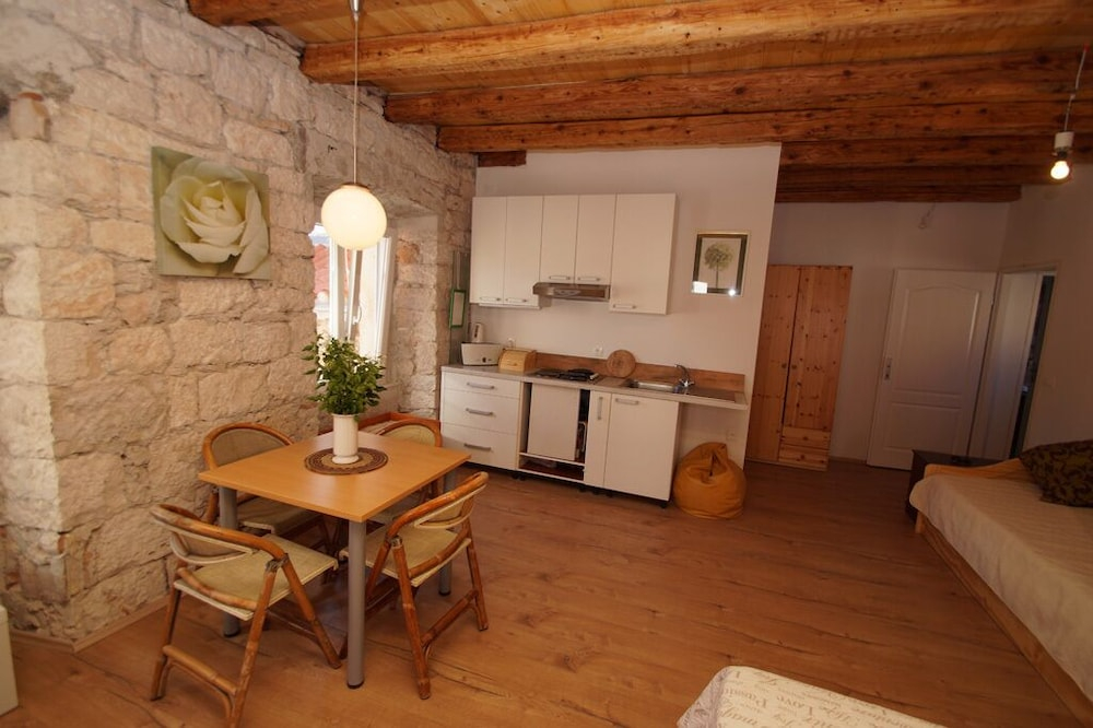 Apartments Stelina