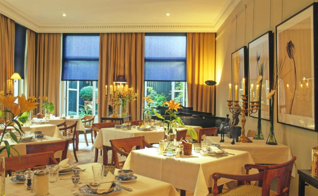 Hotel 717