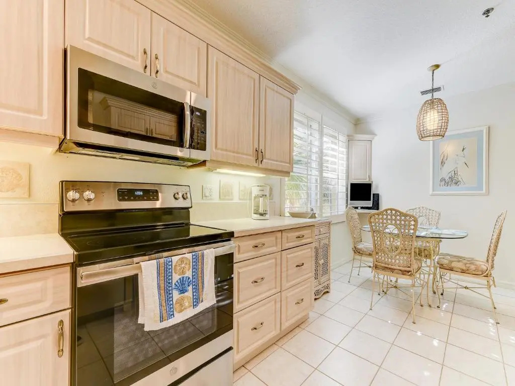 South Beach Club 205, 3 Bedrooms, Ocean View, 2nd Floor, Elevator, Sleeps 6