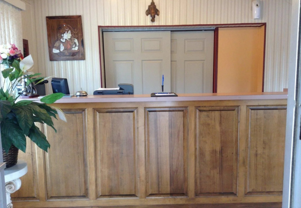 VIllage Inn Motel - Berrien Springs