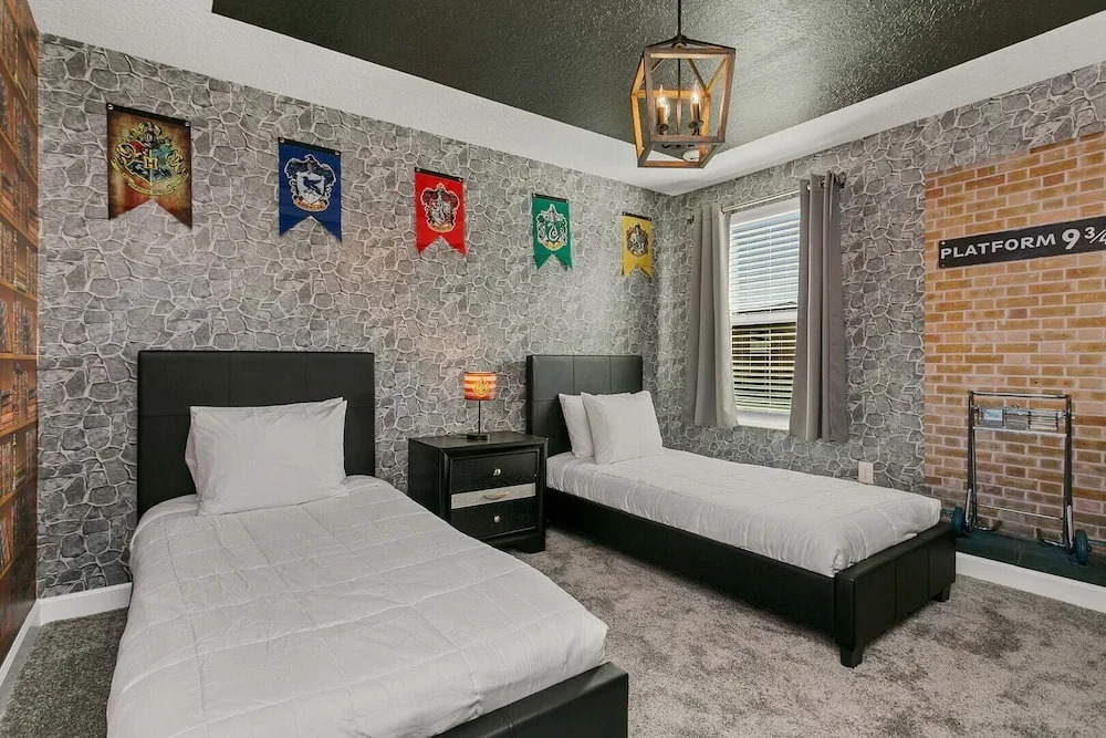 Super fun Spacious Family Home With top Amenities Pool/spa Sleeps 24