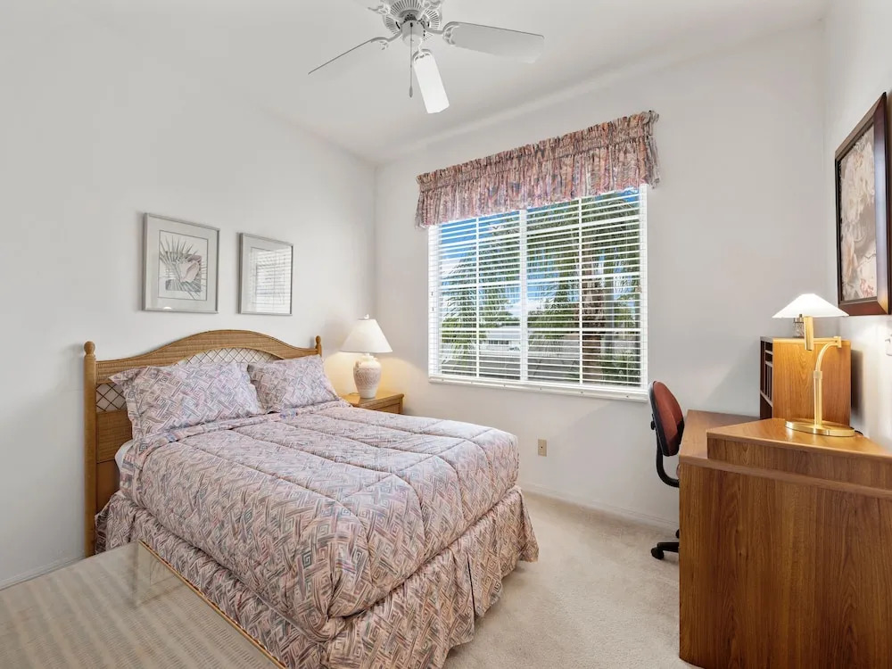 Glen Manor 14-202 by Vtrips