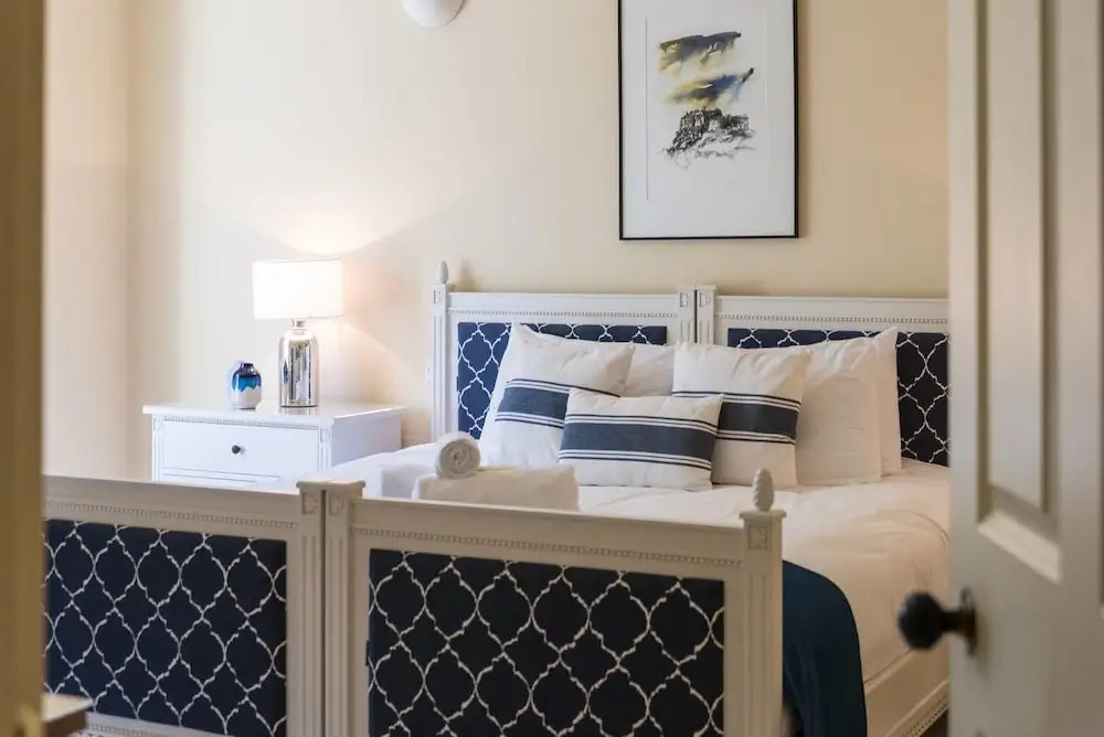 JOIVY Luxury Carlton Terrace Main Door Apartment