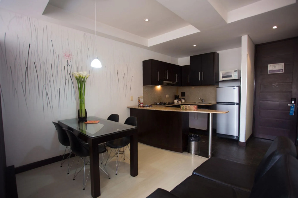 Hotel 104 Art Suites