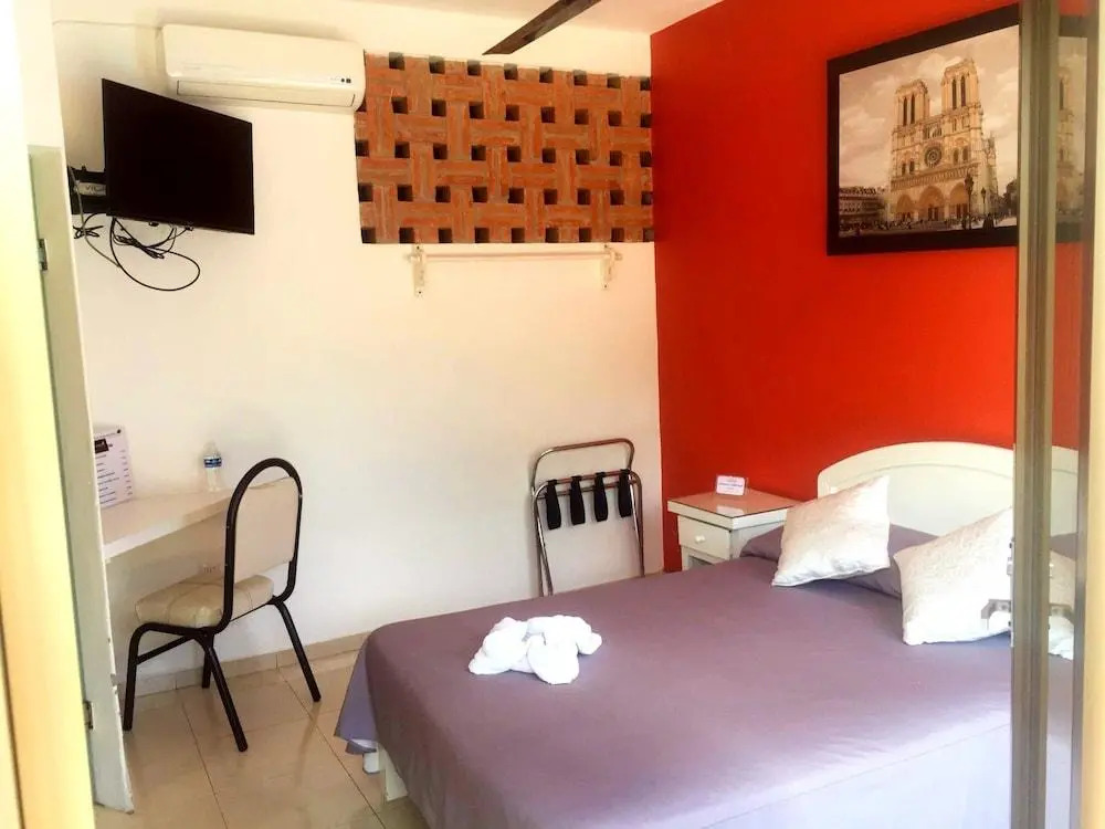 HOTEL OBREGON