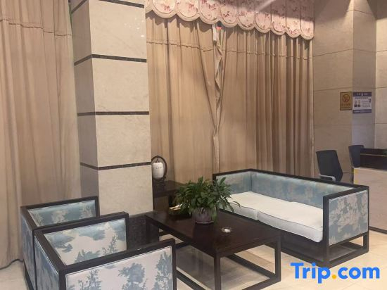 Ruili Yijing Homestay (Nongmo Lake Park)