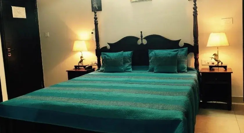 Saket Inn
