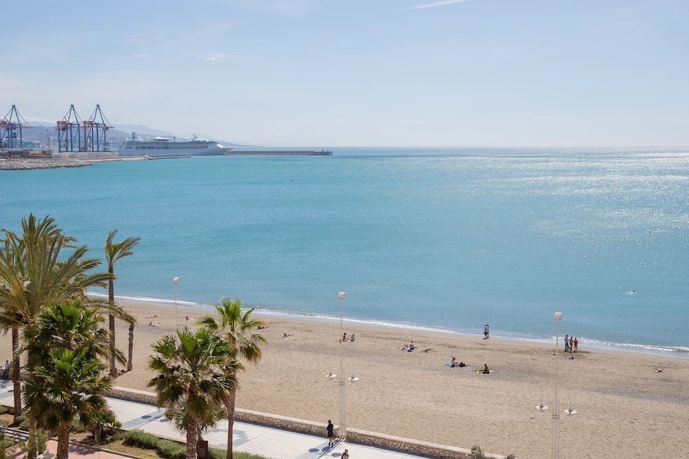 Seafront Malaga Central Apartment