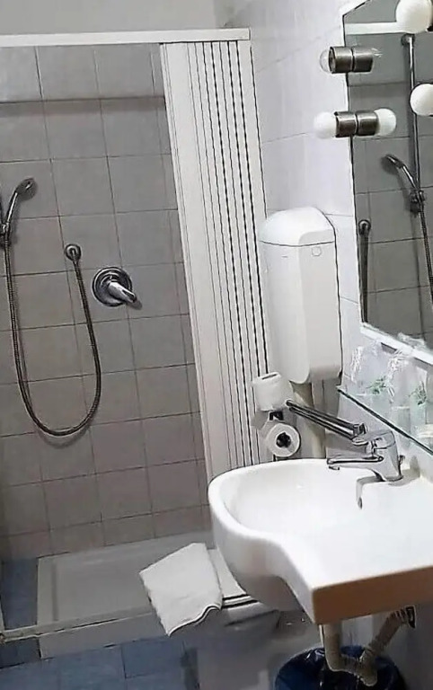 HOTEL SARA