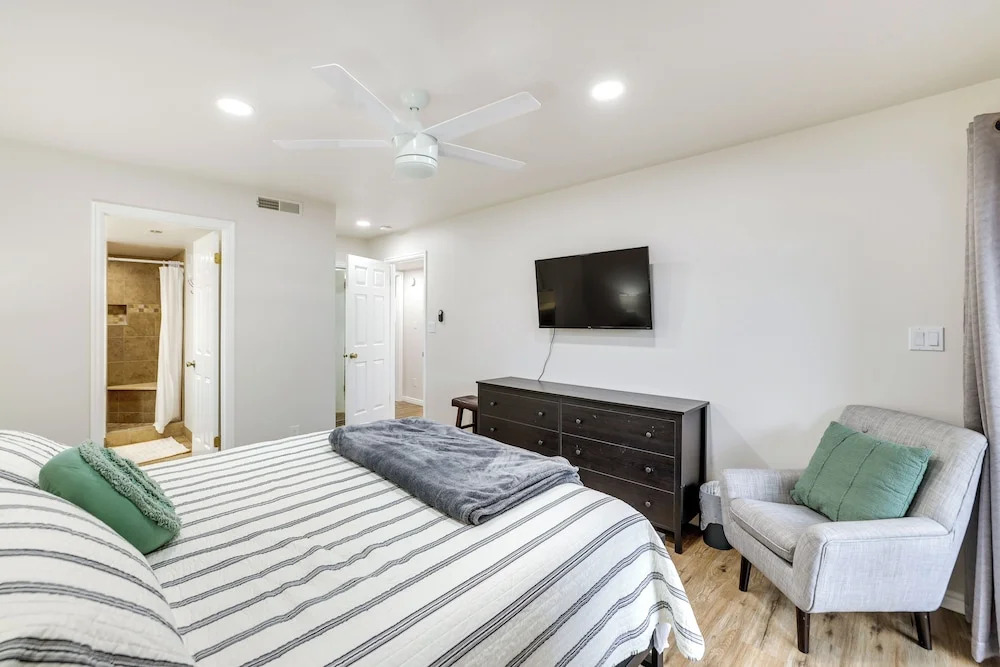Modern Condo in St Georges Sports Village