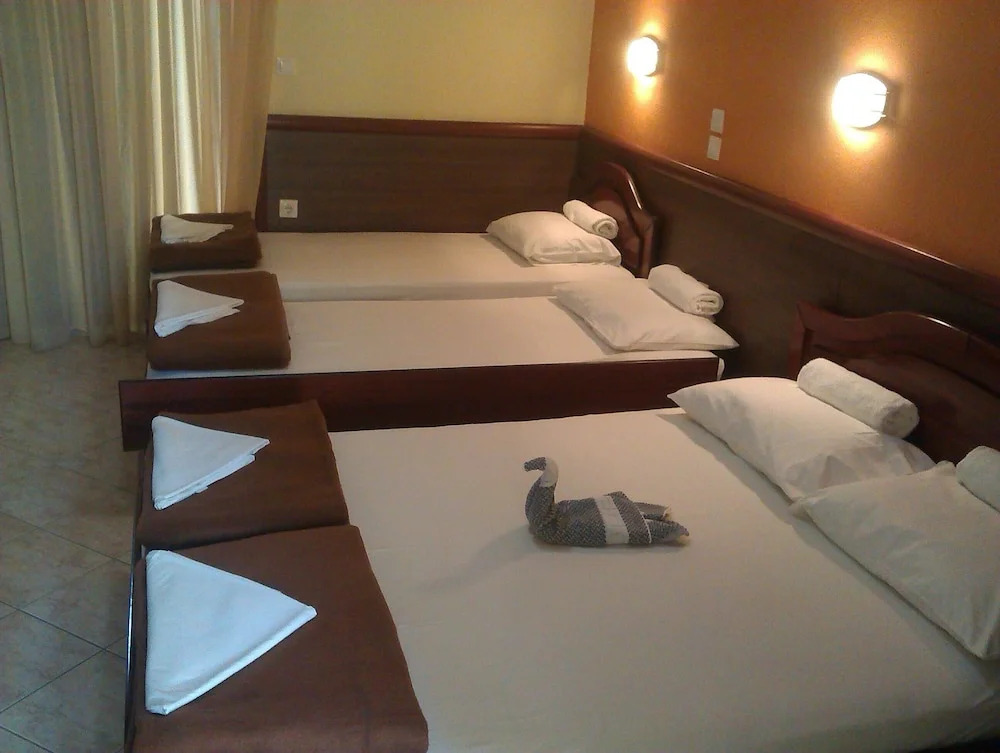 House Blerina - Beachfront Double Sarti Getaway