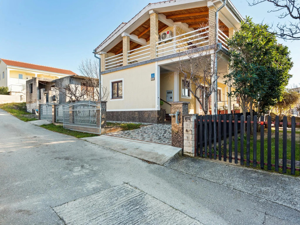 Holiday Home in Jasenice Near Maslenica Beach