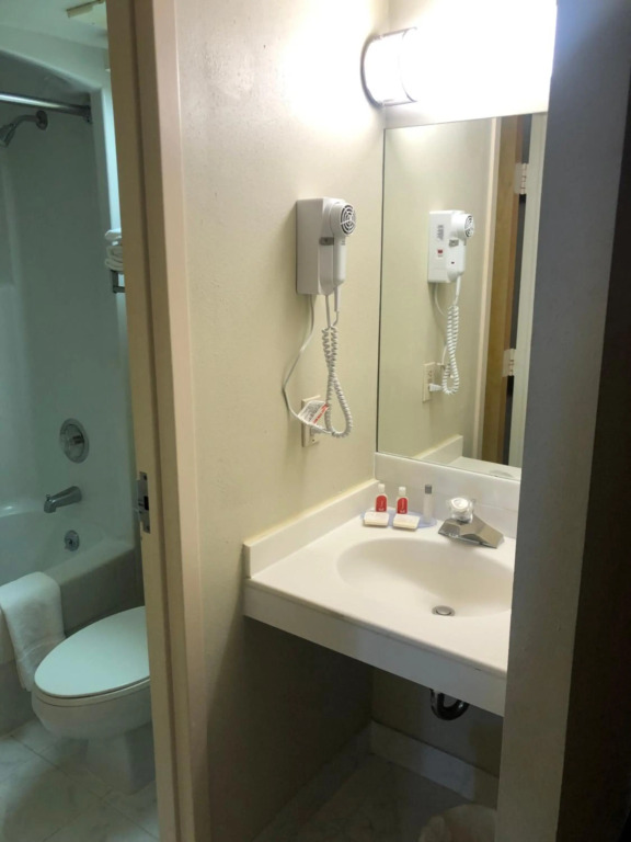 Econo Lodge Metro