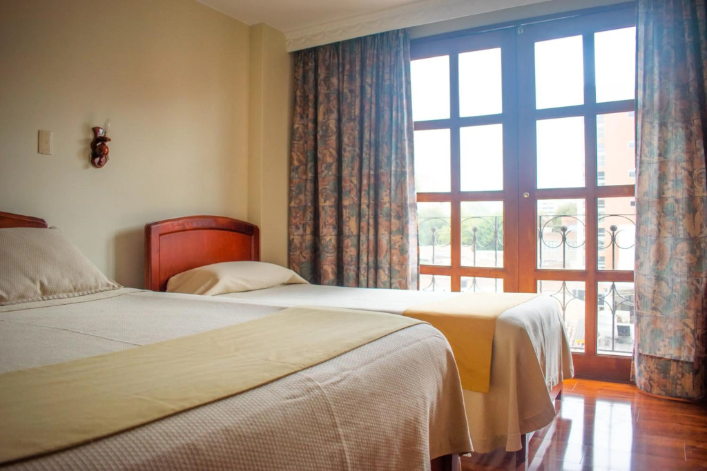 Hotel Dinastia Real