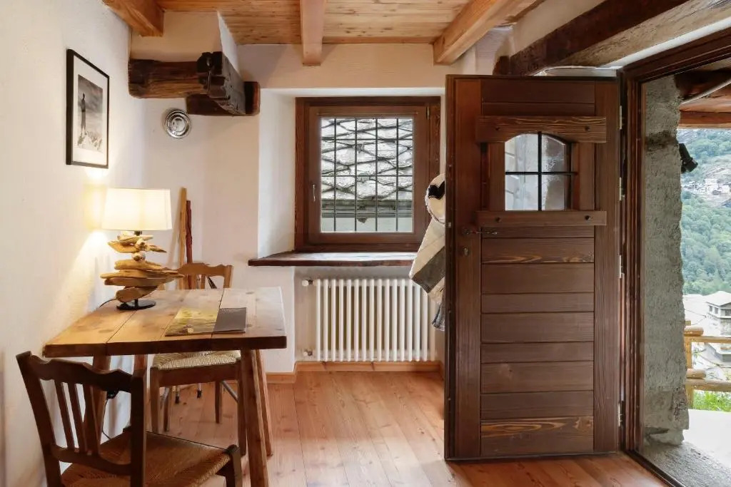 HelloChalet - Chalet da MiRo - Sunny terraces with stunning Matterhorn views, reachable on foot only