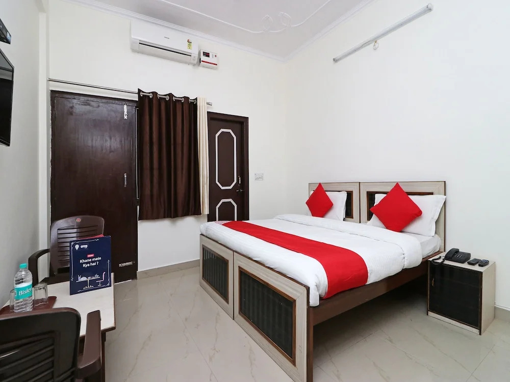 OYO 6064 Home Stay Siddhi Palace