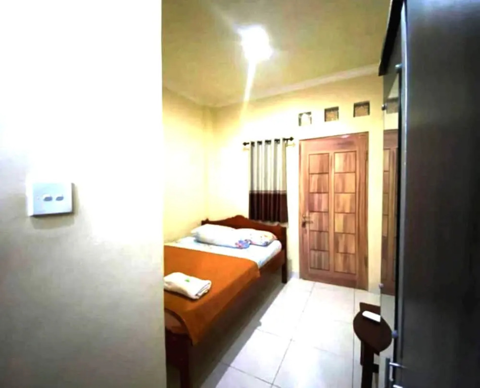 Hotel O Kost Gowa Near Gowa