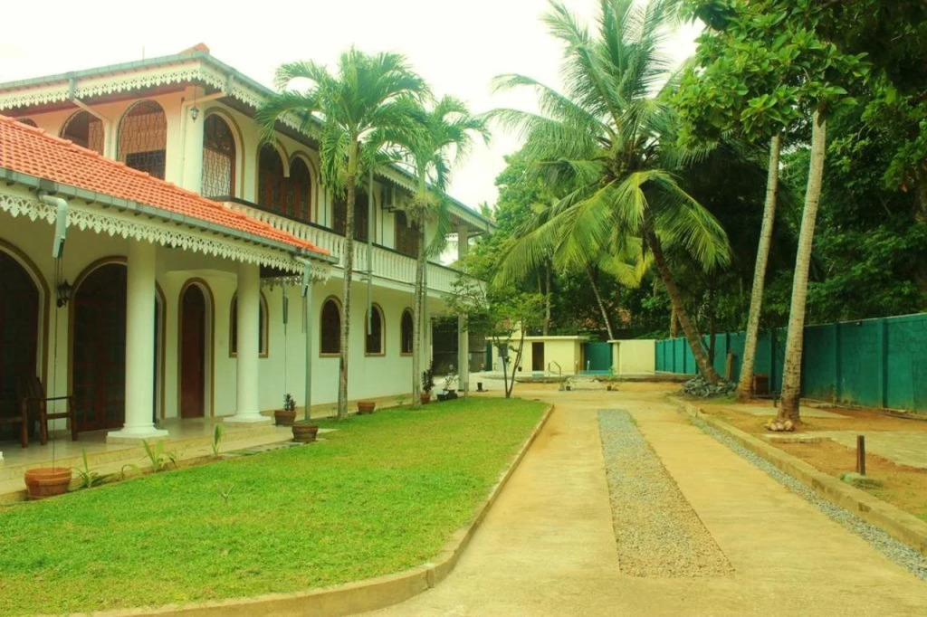 Royal Phoenix Boutique Hotel