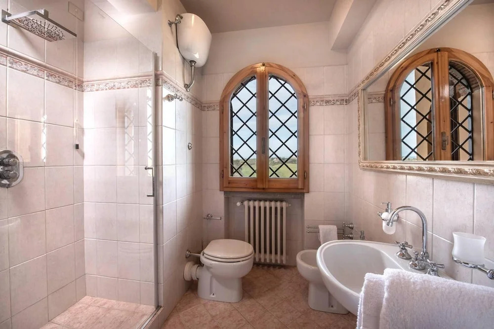 Villa With 5 Bedrooms in Montespertoli, With Wonderful Mountain View, Private Pool, Enclosed Garden