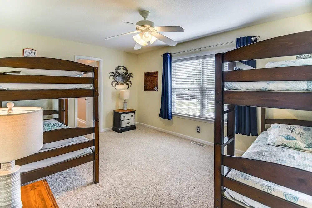 Tranquil Outer Banks Home: Dock & Community Pool!