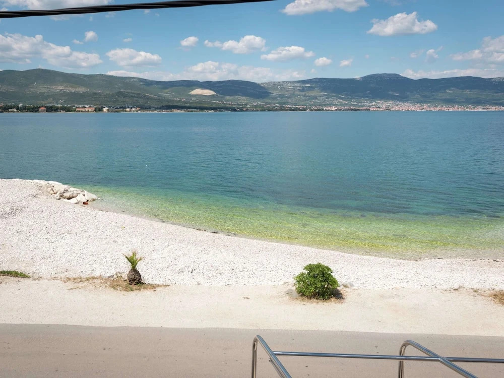 Luxurious Holiday Home in Arbanija with Hot Tub