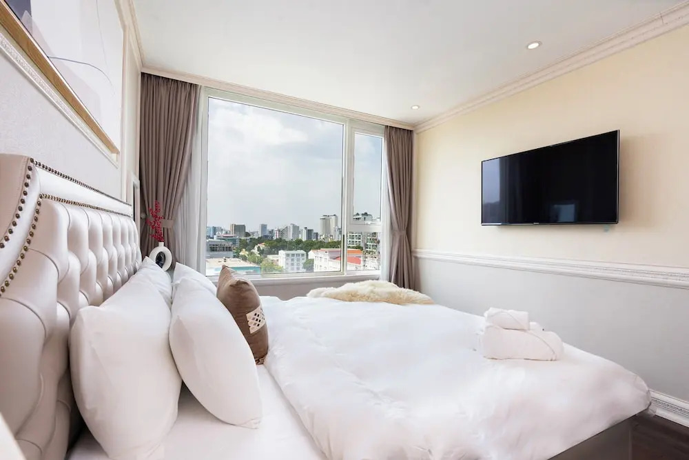 Luxury Condotel Luminous Leman