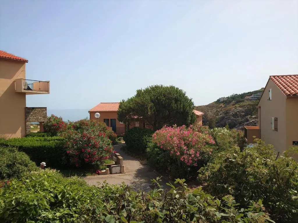 4RB86 Appartement type T2 cabine dans résidence bord de mer à Collioure