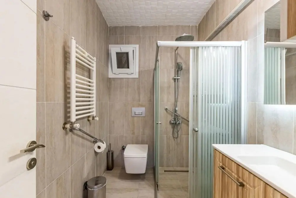 Pleasant Flat with Balcony in Moda Kadikoy