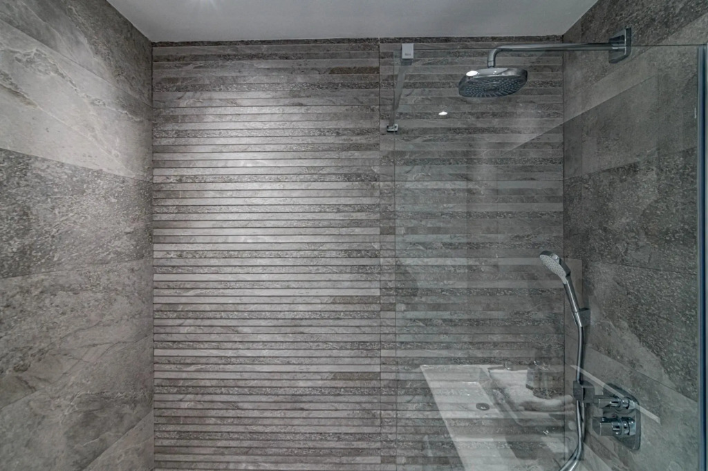 LME13.3A- Modern and luxury flat close to port