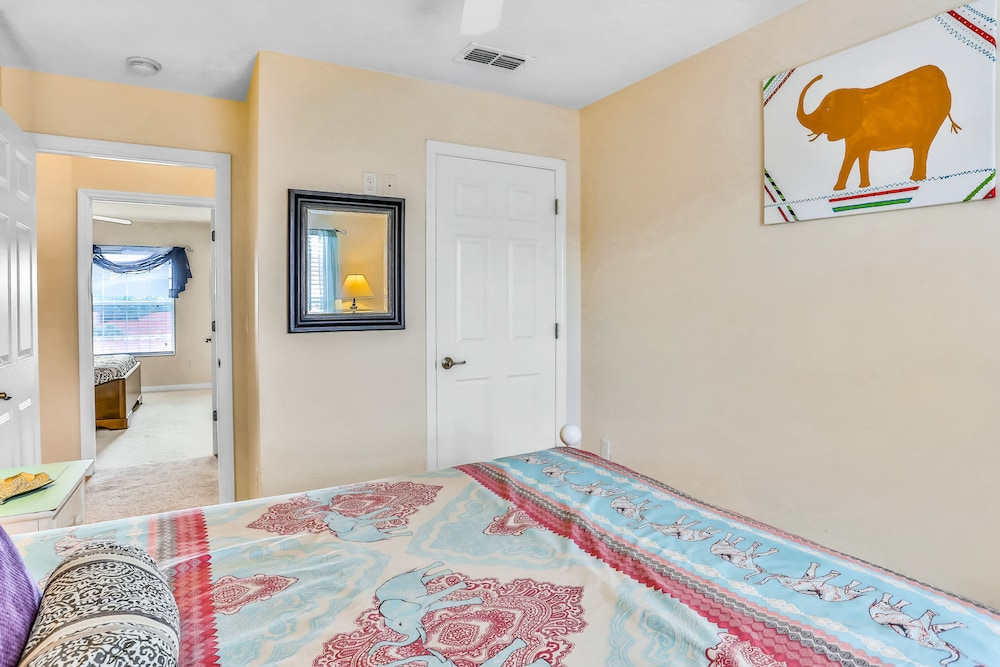 Two-story, Dog-friendly gem Near Theme Parks With Pool, Central AC & On-site gym