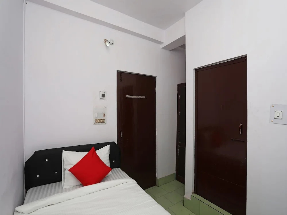 Oyo Flagship 30922 Hotel Aditya Inn