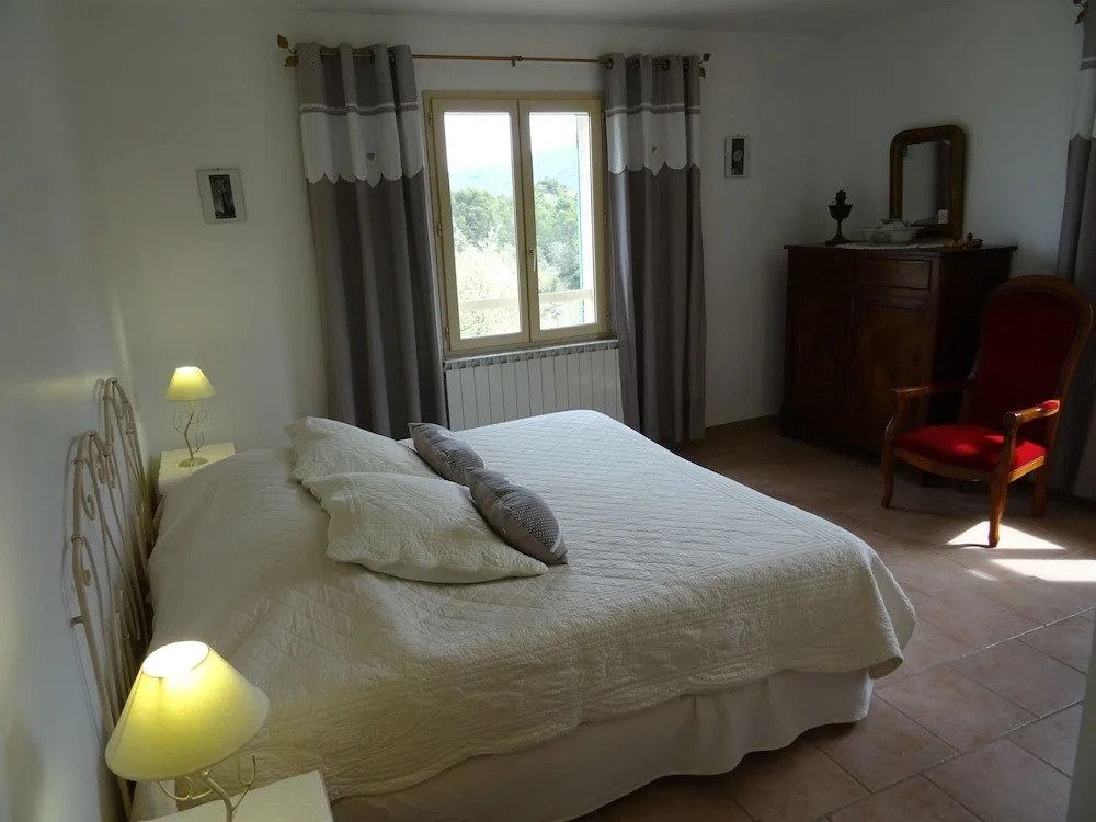 Cante Grillet - 295 Chemin des Contards - 84480 Lacoste