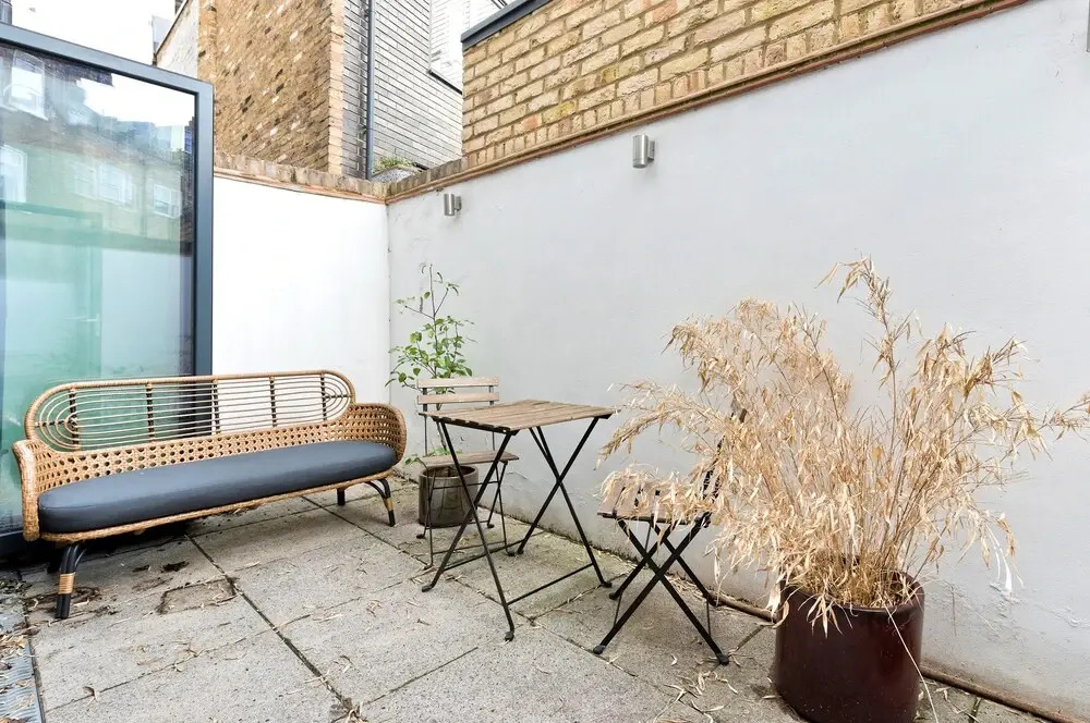 Contemporary Flat With Private Patio in Primrose Hill by UnderTheDoormat