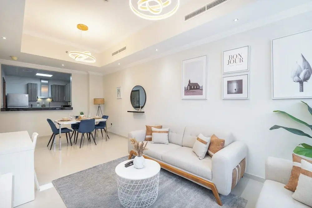Heaven Crest Vacation Homes Downtown - Studio, 1, & 3 Bedroom Suites 2 minute walk to Dubai Mall and Burj Khalifa