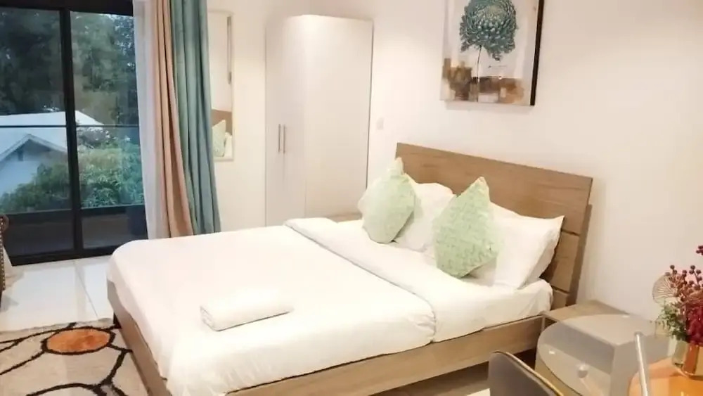 AmberCity Apartment at Embassy