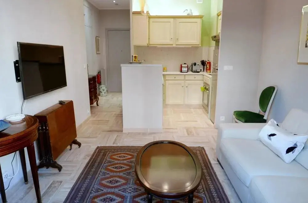 Studio in Nice - 2 km From the Beach