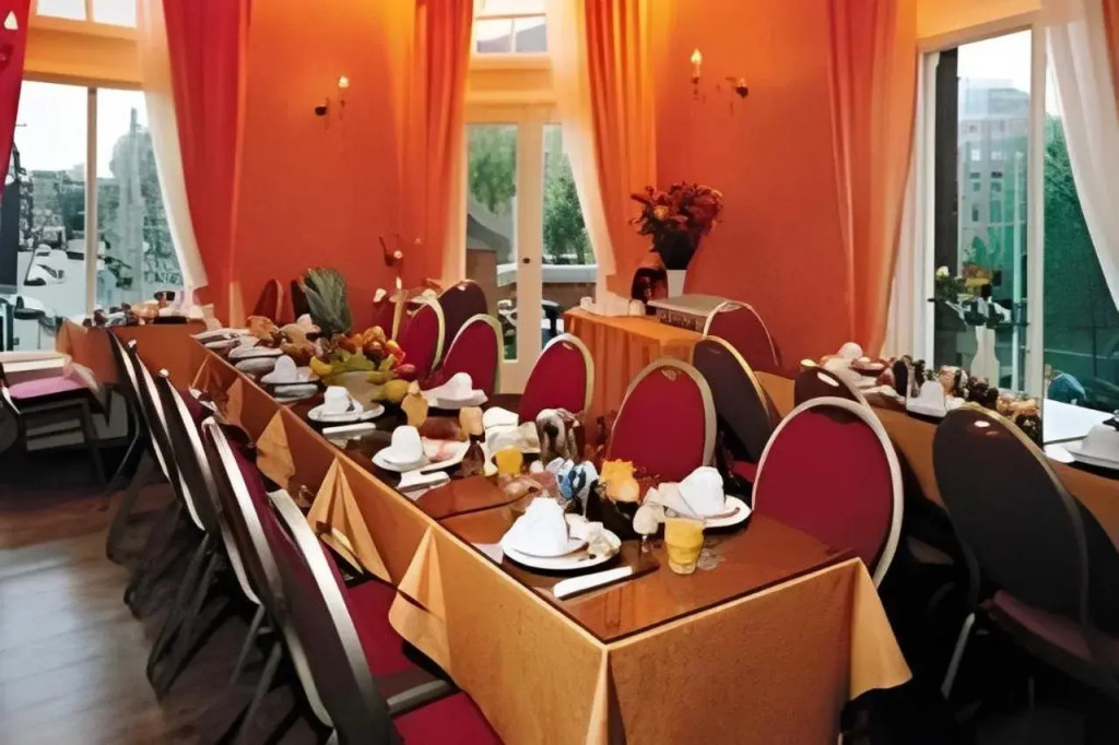 Nadia Hotel