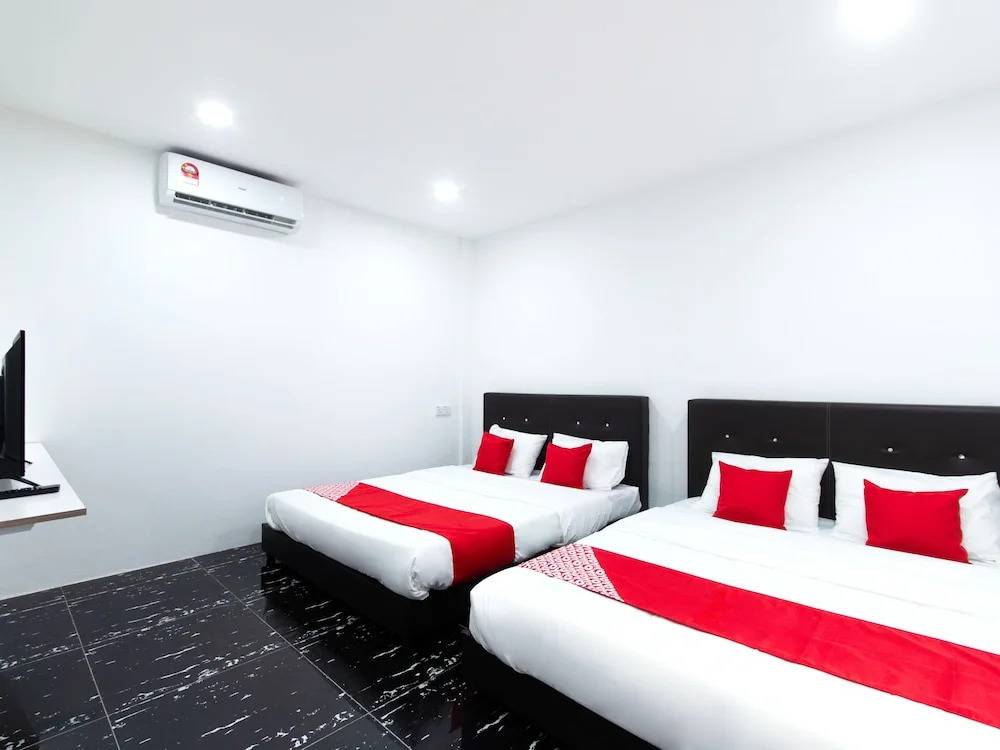 Weng Bee Guest House by OYO Rooms