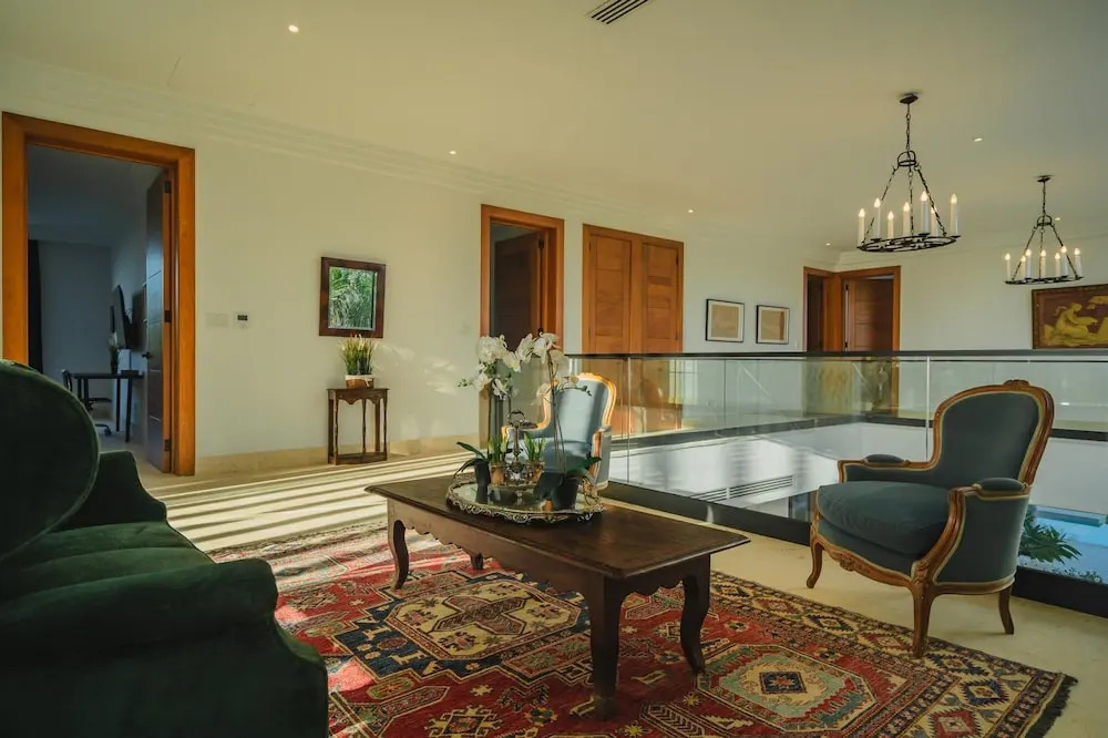 New Lake Front Villa in Golf and Beach Resort