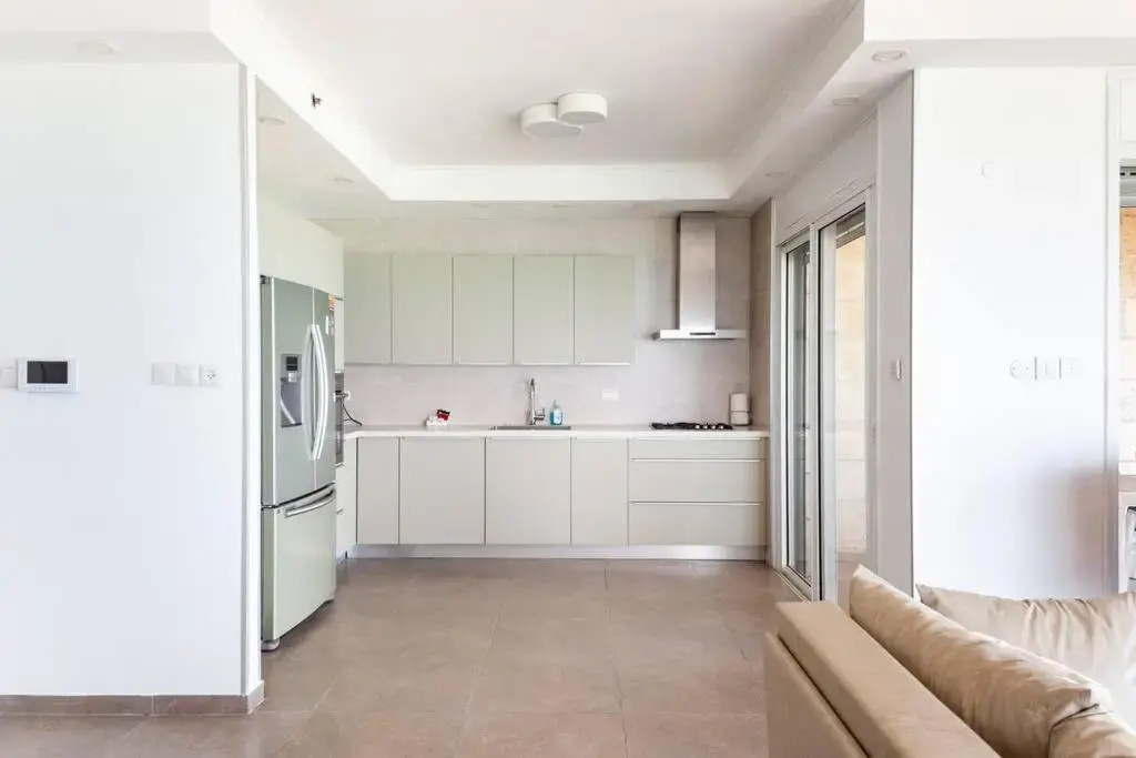 O&O Group - Stunning Sew View 3 BR Apartment Iconic Tower