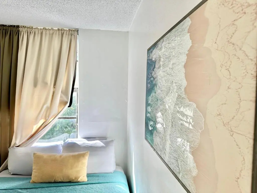 1 bedroom in the BEST location in South Beach !